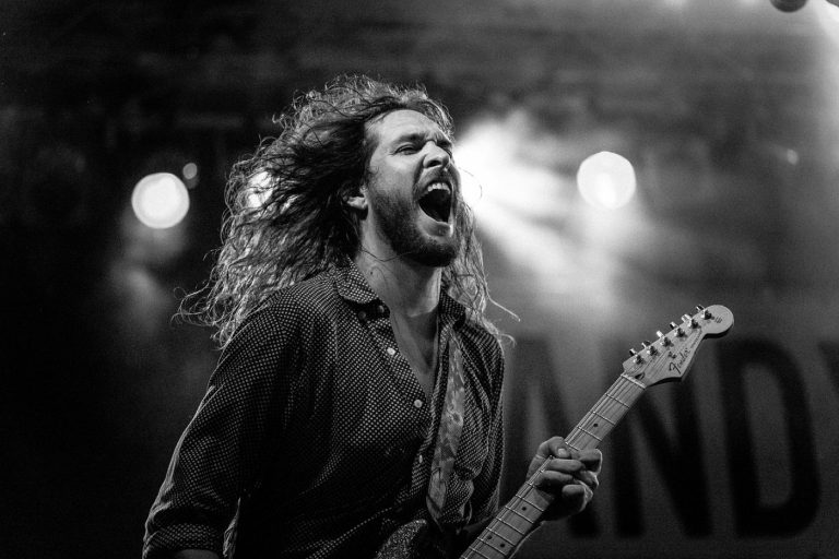 Repérer des lieux alternatifs pour concerts metal