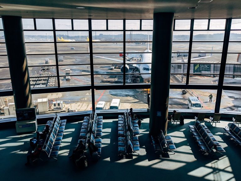 Skyscanner ou KAYAK : quel outil pour un vol vers un festival