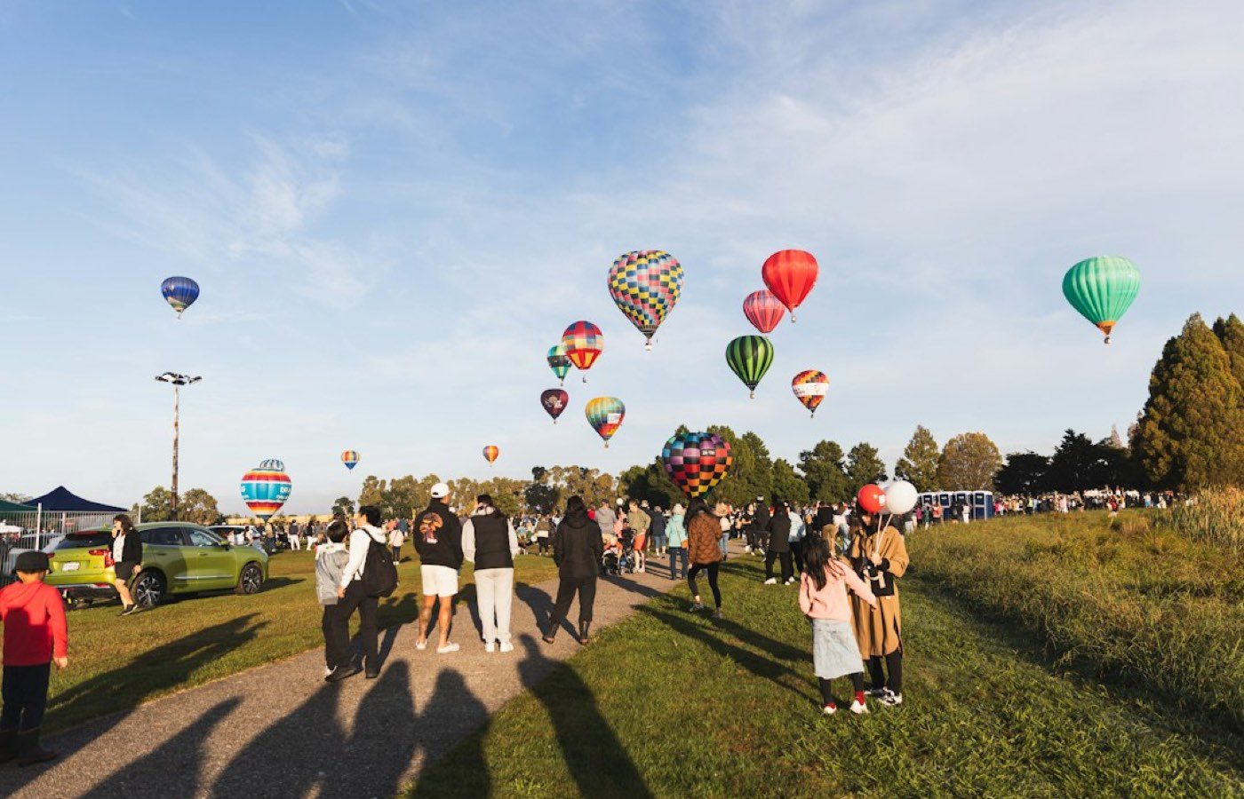 Ballons volants en festival : le repère qu'on voit de loin