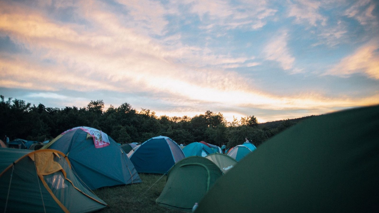 Tente de festival : le bon choix selon météo et durée du séjour
