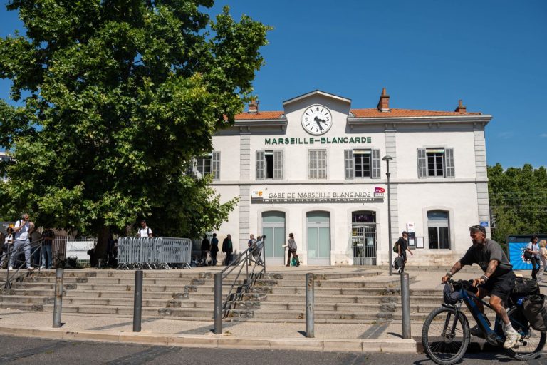 Transports pratiques pour concerts en Provence : trains, covoiturage,