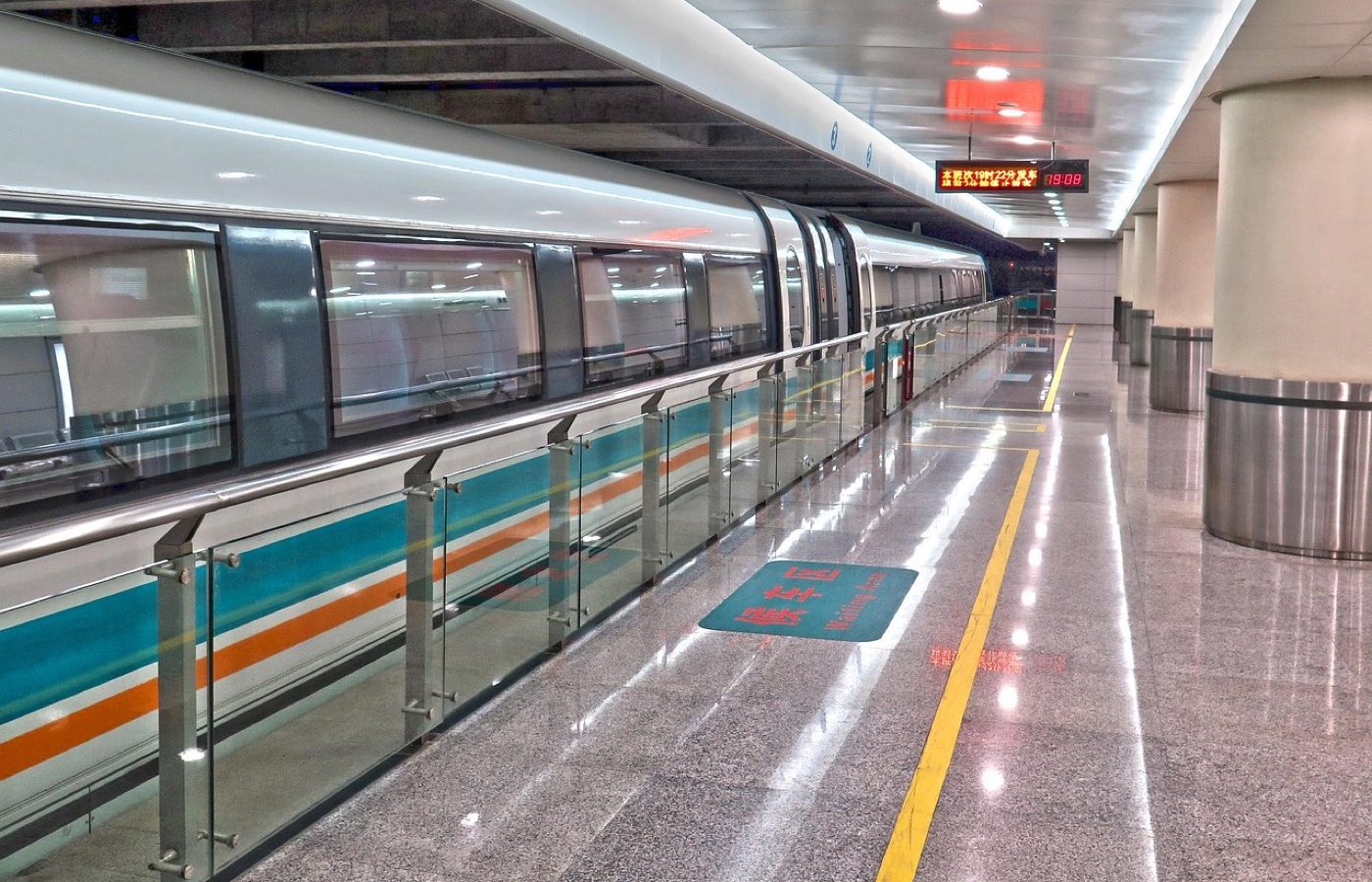 Train ou bus pour un festival : guide comparatif