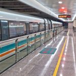 Train ou bus pour un festival : guide comparatif