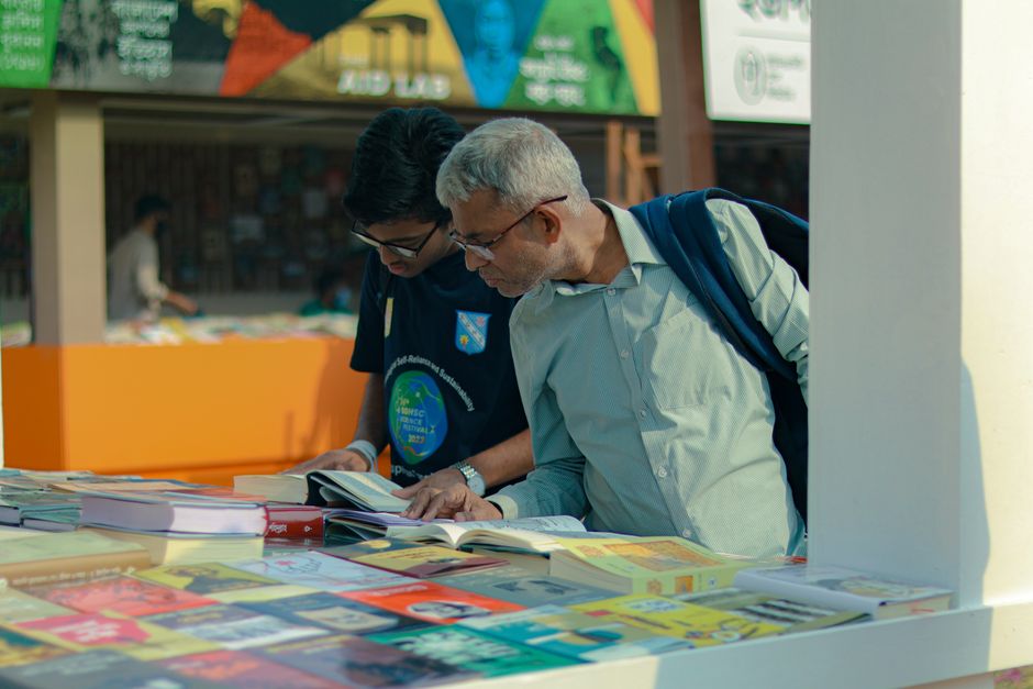Illustration : festival livre & littérature — Arles se livre