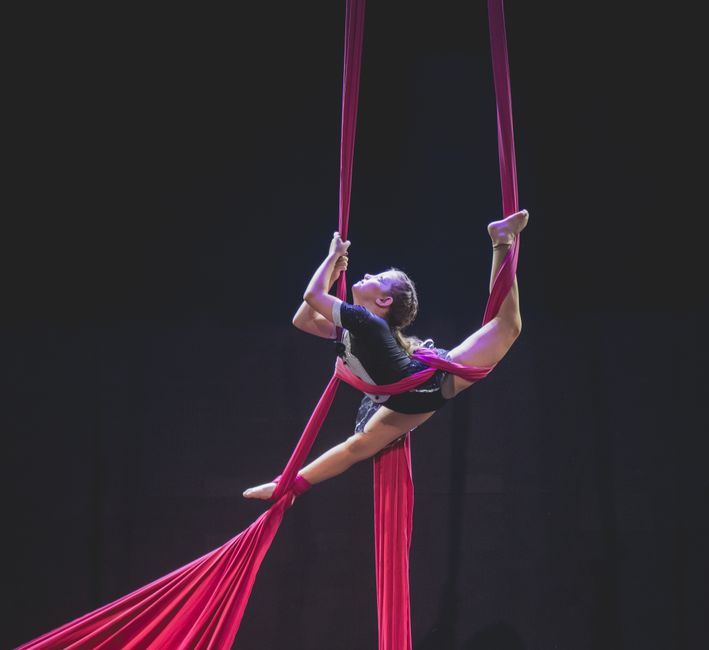 Illustration : festival spectacle vivant — À Mots Ouverts